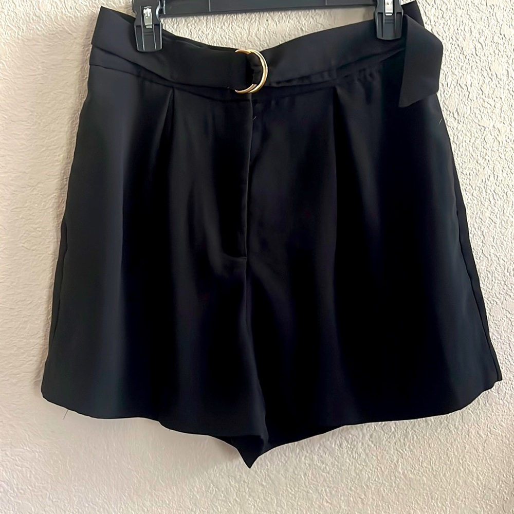 HM Black high waisted dress shorts with buckle